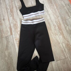 Chic Black and White Women's Leggings Set